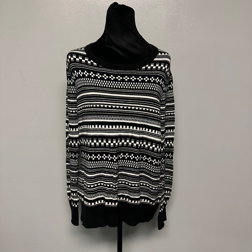 MERONA Black & White Patterned Crew Neck Sweater women’s XL geometric casual